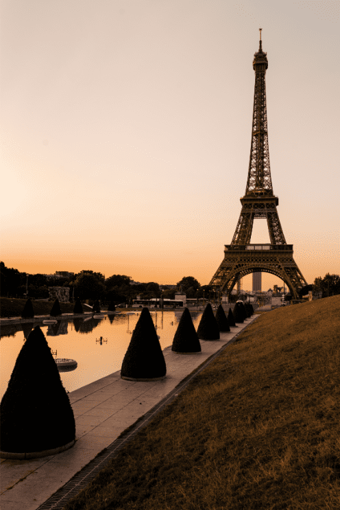 tour eiffel au coucher du soleil