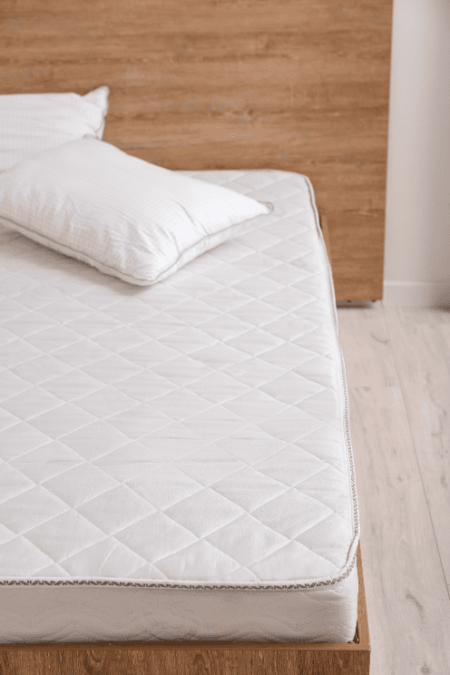 grand matelas blanc